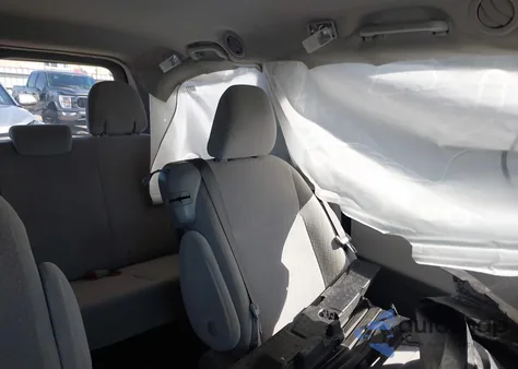 2020 Toyota Sienna Le z USA, uszkodzony, nr VIN 5TDKZ3DC3LS040255